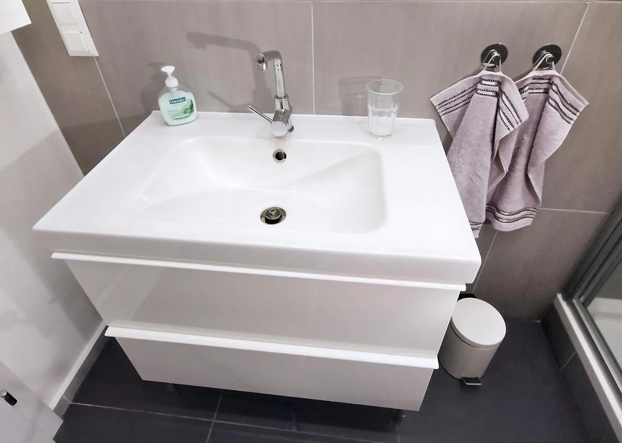 Herzlich Willkommen - Kuss Die Hand Apartment Vienna 0*,  Austria